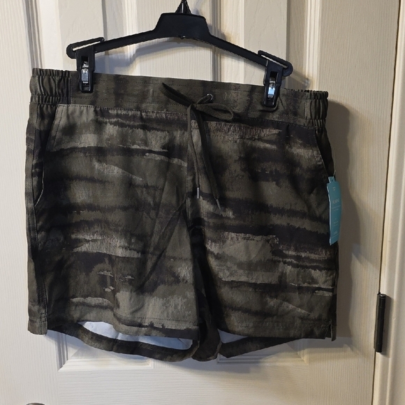 tek gear Pants - Tek Gear Men's Black and Gray Swim Trunks